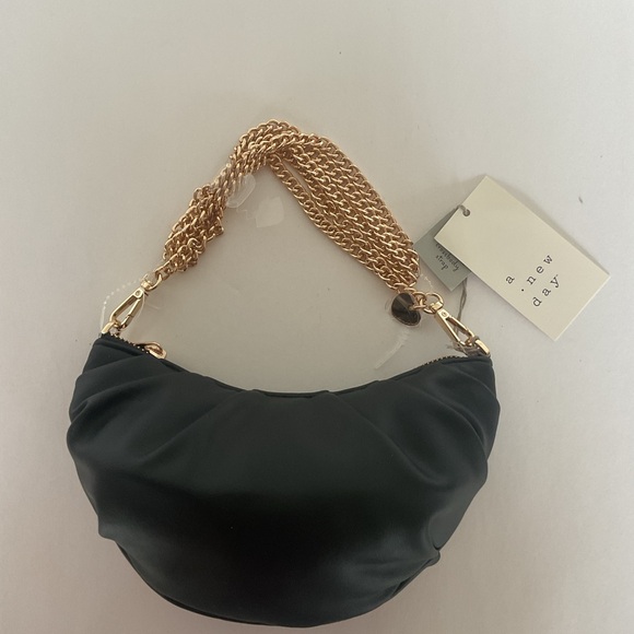 A New Day Black Shoulder Bag with Gold Chain NWT - Picture 2 of 11